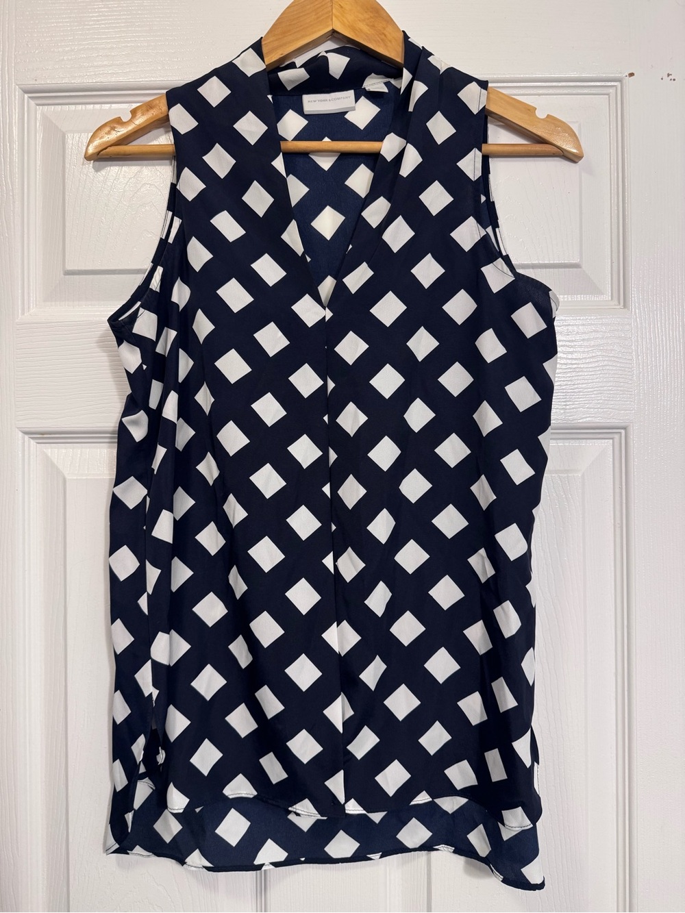 New York & Company Navy and White Geometric Sleeveless V-Neck Camisole